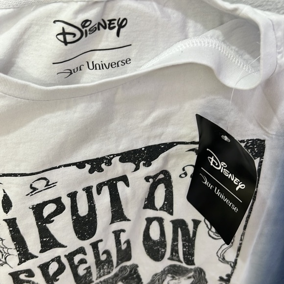 NEW Disney Hocus Pocus Group Portrait Split-Dye Women’s T-Shirt - Picture 4 of 5